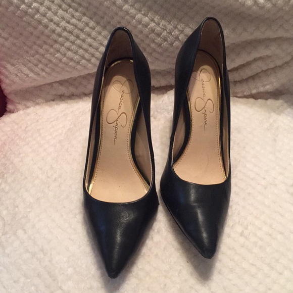 Black Jessica Simpson pumps - Picture 2 of 3